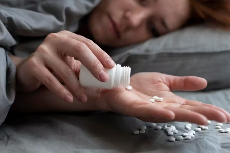 Saiba quais medicamentos para dormir podem elevar risco de demência em até 70% (Foto: Freepik)