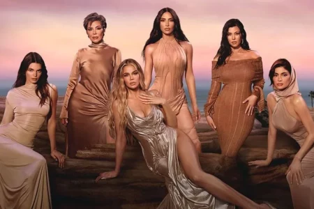 O Hulu encomendou mais 20 episódios de “The Kardashians”, renovando o show para sua 6ª temporada.