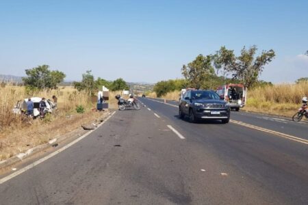 Casal de idosos morre em acidente na GO-139 entre Marzagão e Caldas Novas No outro veículo, só havia o motorista, que não sofreu ferimentos