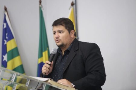 Terceiro colocado em Aparecida, Panda diz que vai definir voto 'em breve'