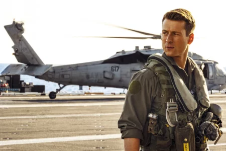 Glen Powell está se preparando para retornar aos céus para mais um filme de “Top Gun”.