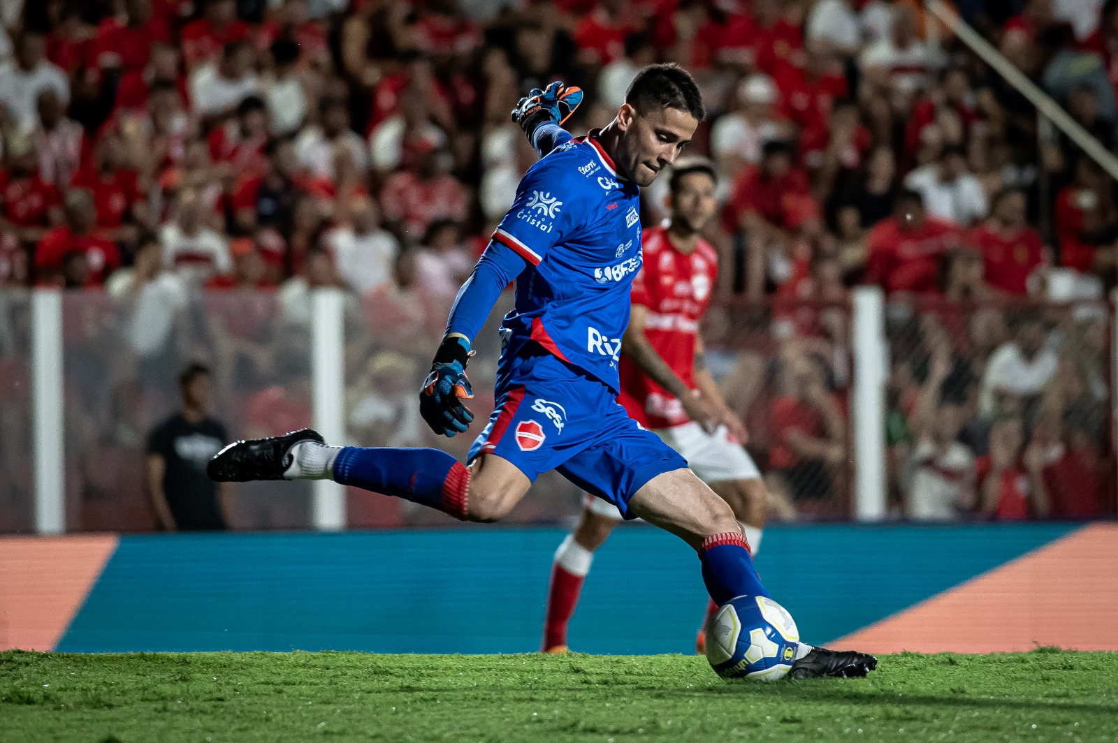 Recordista de defesas na Série B, Dênis Júnior destaca bom momento no gol do Vila Nova