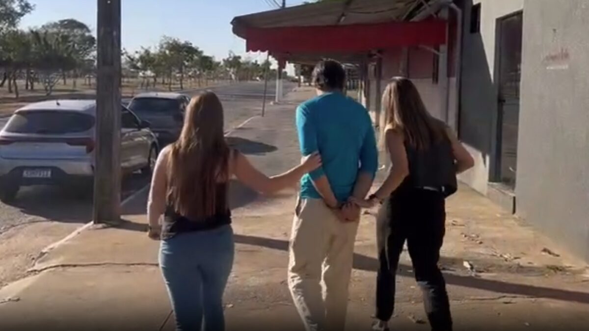 Preso com arquivos de pedofilia em Anápolis foi descoberto após compartilhar conteúdo 'por engano', diz PC status do WhatsApp