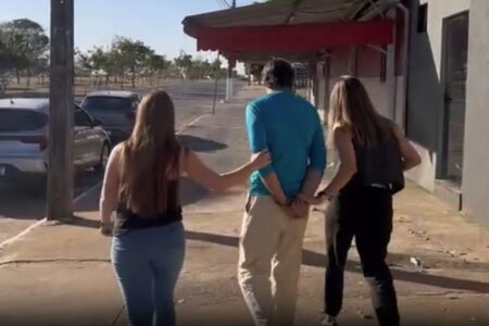 Preso com arquivos de pedofilia em Anápolis foi descoberto após compartilhar conteúdo 'por engano', diz PC status do WhatsApp