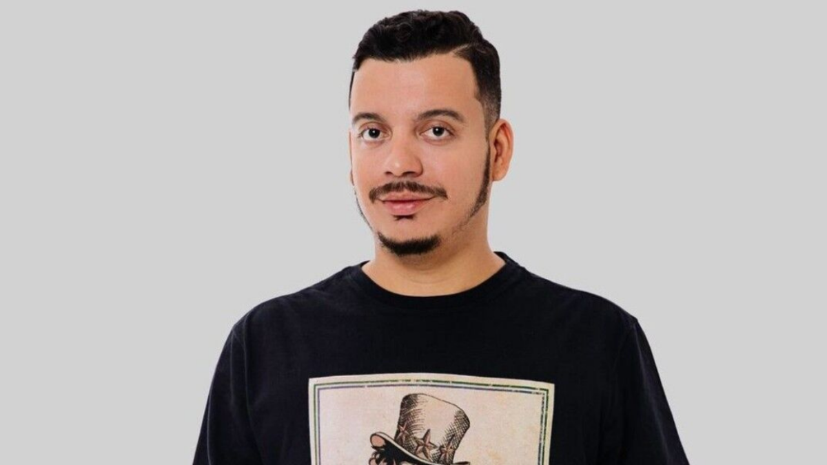 Rodrigo Marques se apresenta no Teatro Rio Vermelho, em Goiânia (Foto divulgação)