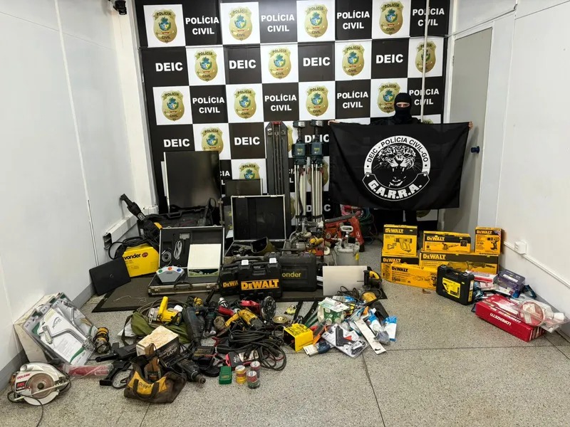 Trio é preso suspeito de roubar equipamentos de obras em Goiânia Suspeitos praticavam os crimes no período noturno e aos finais de semana