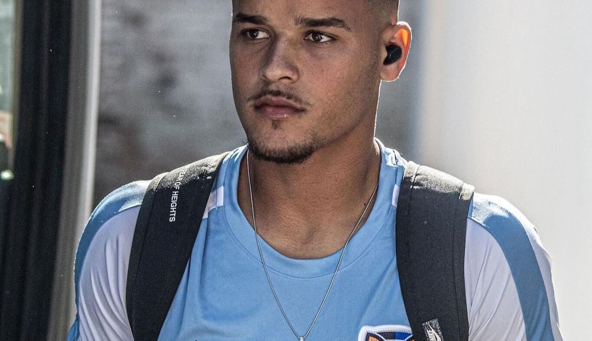 Goleiro Ramon com uniforme do Grêmio Anápolis