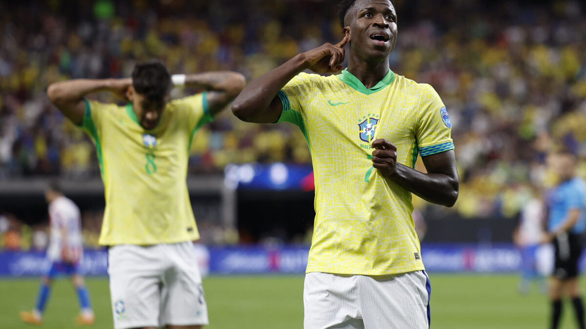 Vinicius Jr comemorando gol pela Seleção Brasileira