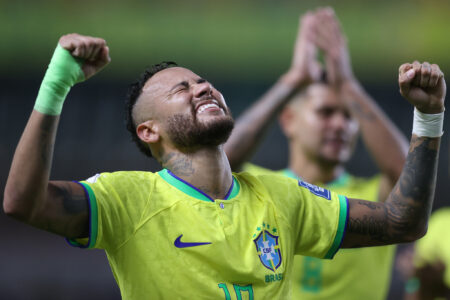 Neymar comemorando gol pela Seleção Brasileira