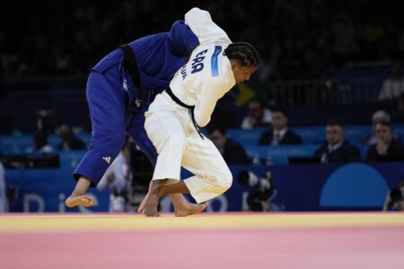 Rafaela Silva disputando medalha em Paris 2024