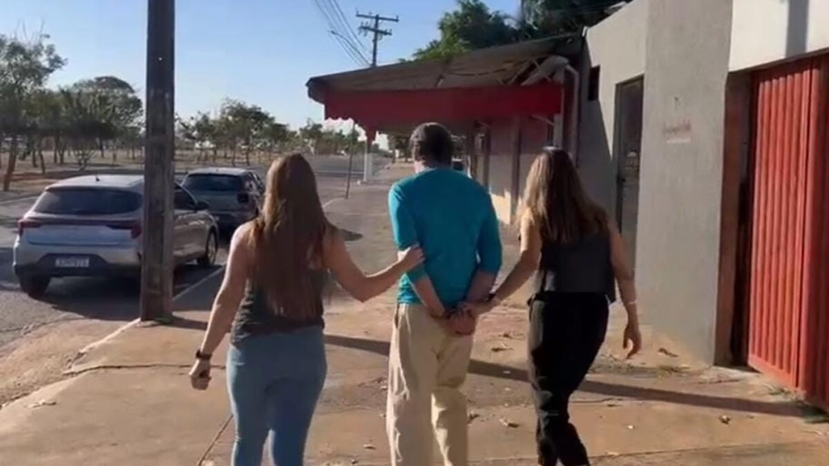 Homem é preso com mil arquivos de pedofilia, em Anápolis Polícia encontrou grande parte do material no computador do homem