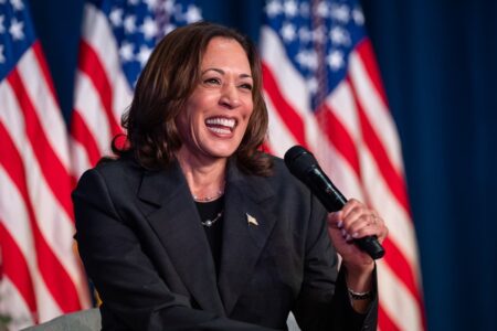 "É o primeiro dia de nossa campanha", diz Kamala Harris após desistência de Biden