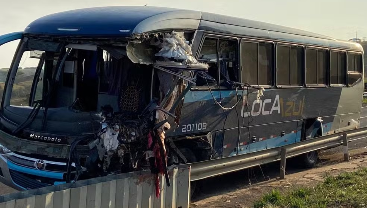 Acidente com ônibus deixa 5 mortos e 6 feridos em rodovia de SP