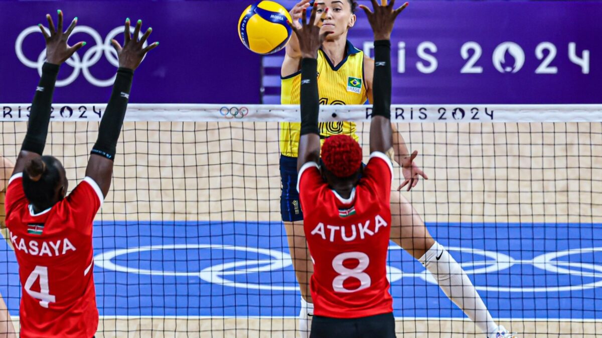 Gabi atacando no bloqueio do Quênia