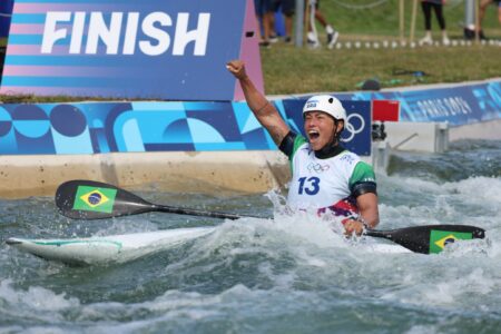 Ana Sátila disputando semifinal em Paris 2024