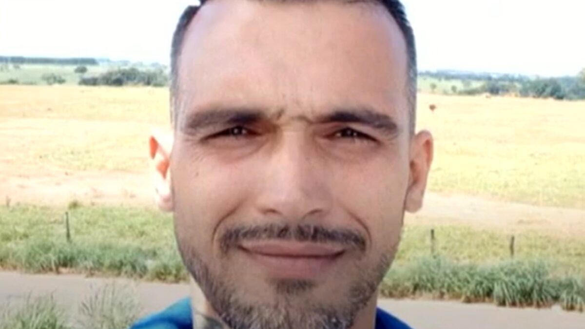 Justiça manda soltar PMs suspeitos de matar técnico e alterar cena do crime em Goiânia