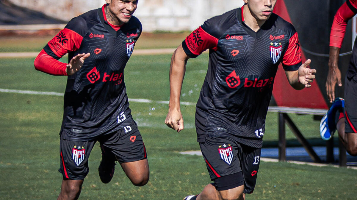 Zuleta e Alejo Cruz treinando no CT do Dragão