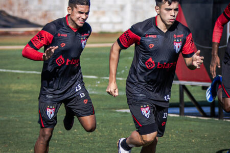 Zuleta e Alejo Cruz treinando no CT do Dragão