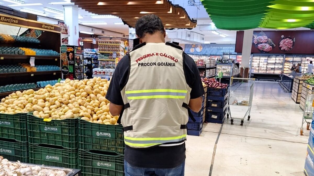 Procon Goiânia aponta variação de até 372% no preço de verduras