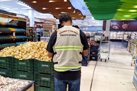 Procon Goiânia aponta variação de até 372% no preço de verduras