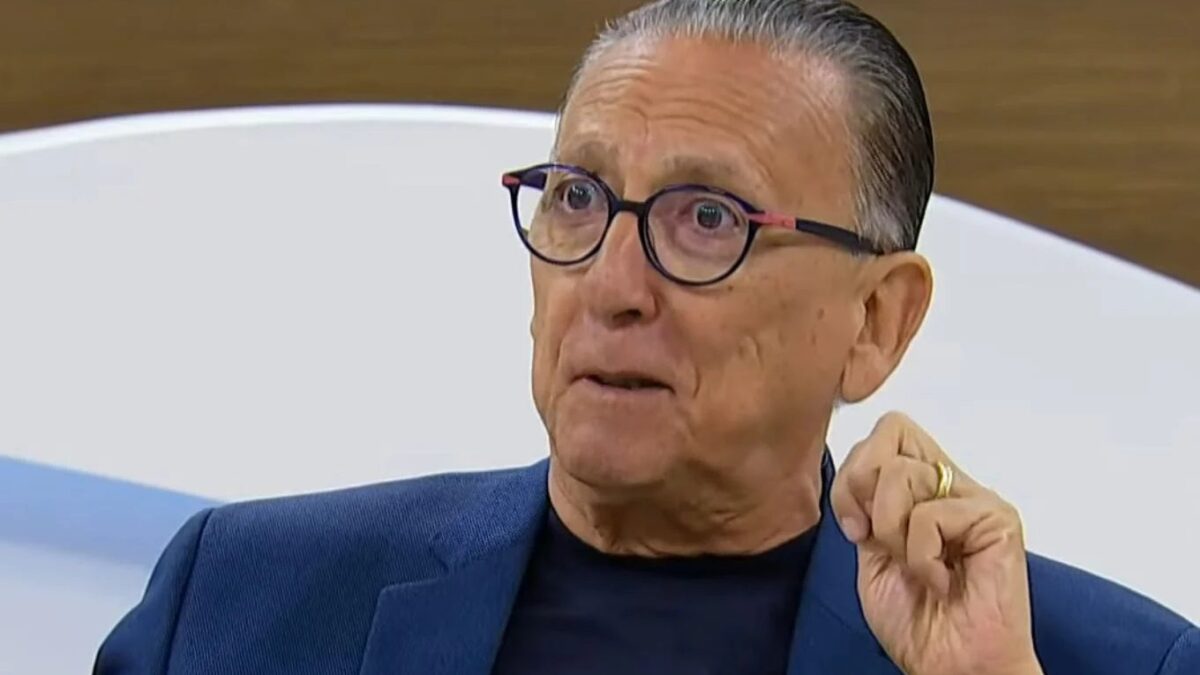 Galvão Bueno diz que já teve sexo atrapalhado por cachorro: 'Saímos pelados para o hotel'