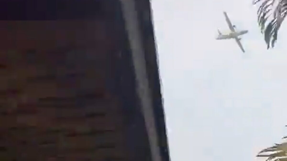 Veja vídeos do avião que caiu em Vinhedo momentos antes da queda