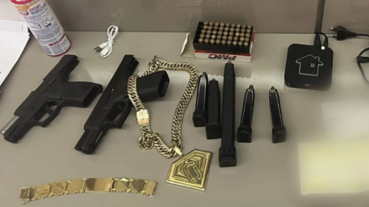Bens apreendidos em operação contra ladrões de bancos (Foto: Divulgação)