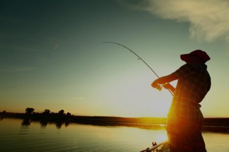 Prática irregular da pescaria pode acarretar em desequilíbrio da fauna aquática (Foto: Divulgação)