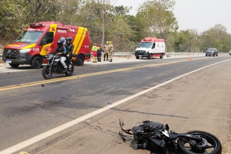 Acidente que envolveu três motos tem duas pessoas feridas e uma morta, em Corumbá