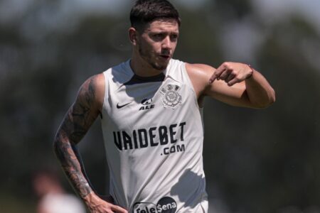 Rodrigo Garro durante treinamento do Corinthians