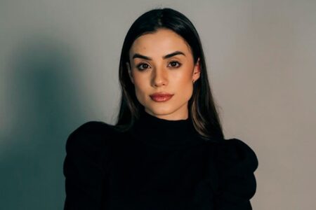 Isadora Pompeo atualiza estado de saúde após desmaiar durante show em Goiás Caso aconteceu na pecuária de Palmeiras de Goiás; assista