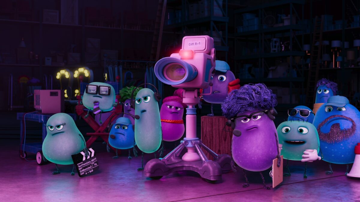 A Pixar mostrou durante o evento D23, da Disney, o primeiro trailer da série de televisão derivada de "Divertida Mente" chamada "Dream Productions", em tradução literal "Produção dos Sonhos".