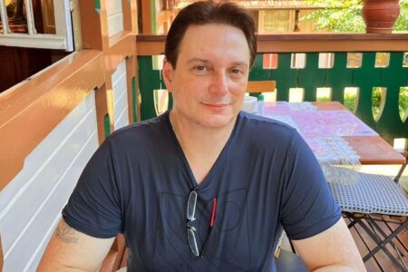 Morre o ex-satanista Daniel Mastral, autor de "Filho do Fogo" Segundo a Polícia Civil, ele foi encontrado com um ferimento na cabeça