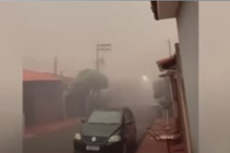 Fumaça encobre céu de Ribeirão Preto (Foto: Reprodução)