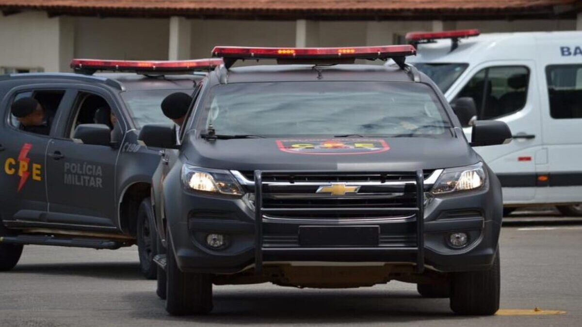 Imagem colorida mostra viatura da CPE