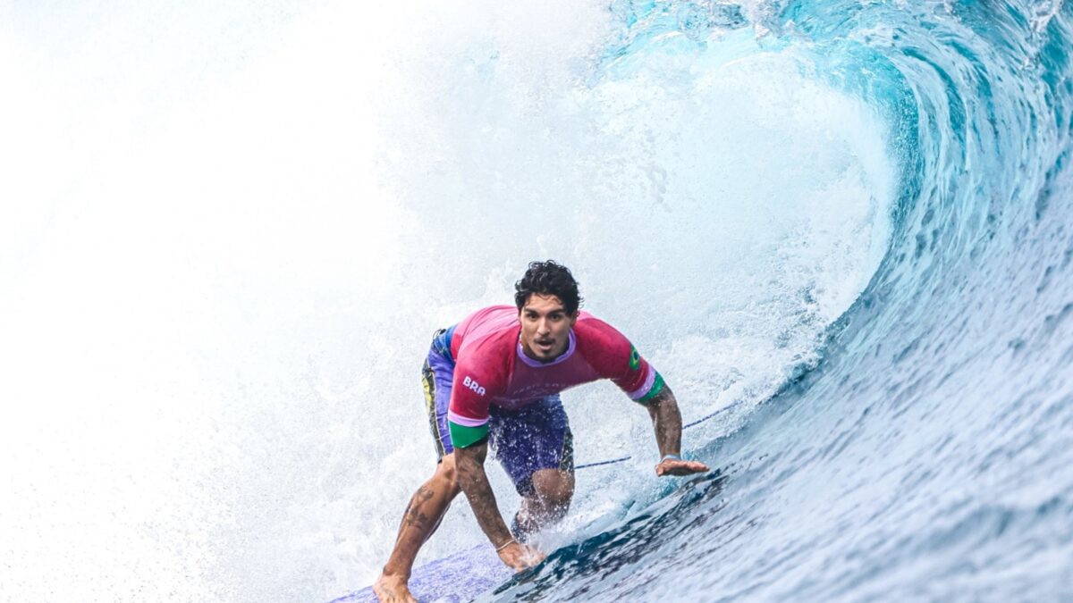Gabriel Medina em ação no Taiti