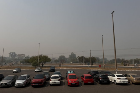 Céu de Brasília com nuvem de fumaça (Foto: X)