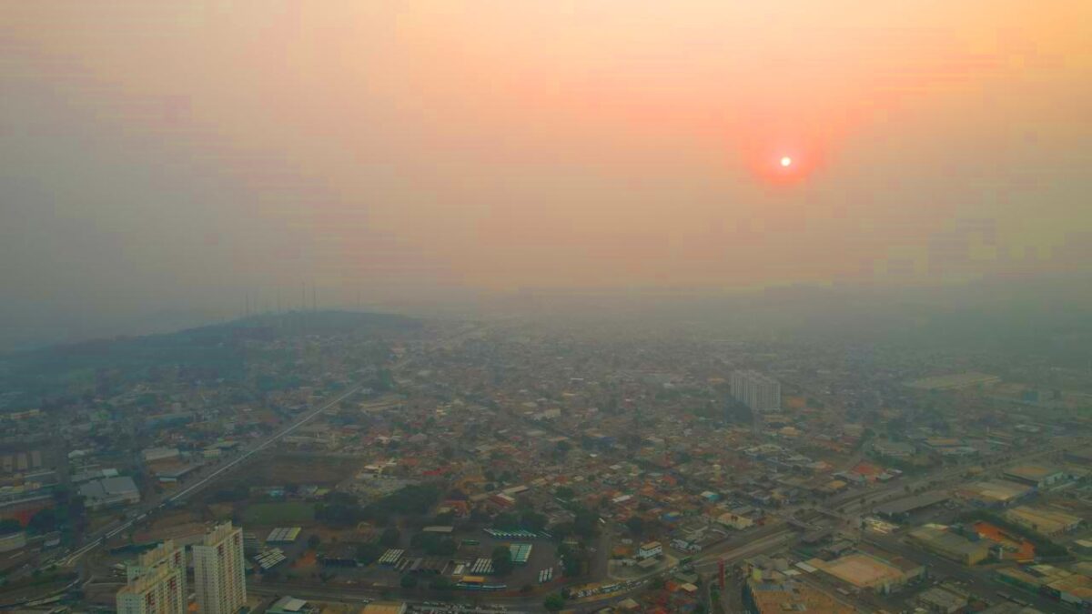 Céu de Goiânia com sol 'vermelho' (Foto: giovani_drones)