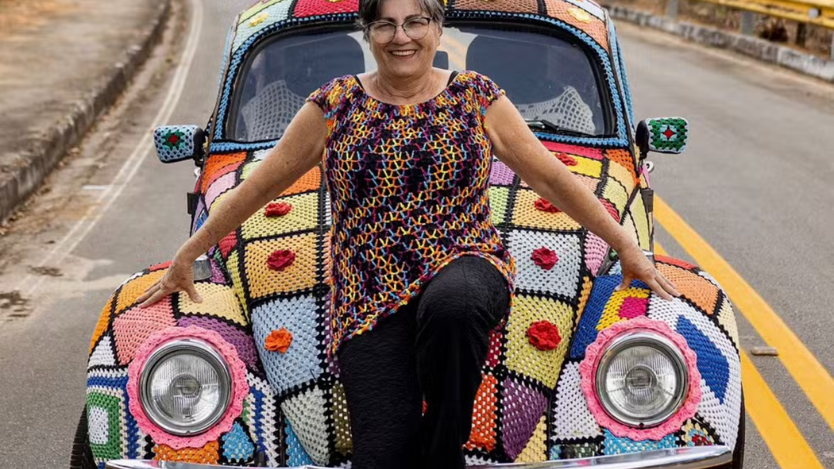 Lucinha Vergetti e o Fusca 'Fuxico' - Arquivo Pessoal