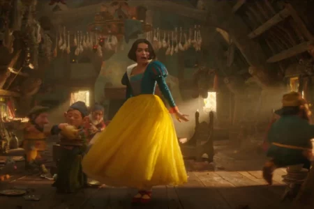 A Disney divulgou o primeiro teaser trailer oficial do live-action "A Branca de Neve", estrelado por Rachel Zegler ("Amor, Sublime Amor") como a princesa título é Gal Gadot ("Mulher-Maravilha") como a Rainha Má.