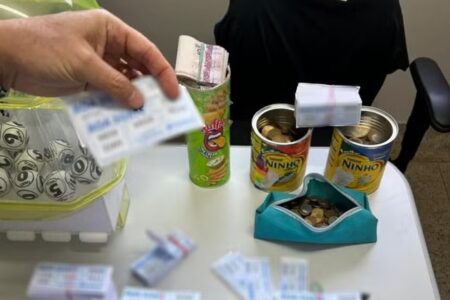 Bingo clandestino comandado por colombiano é fechado pela polícia em Goiânia Foram apreendidos um globo para sorteio, bilhetes e dinheiro