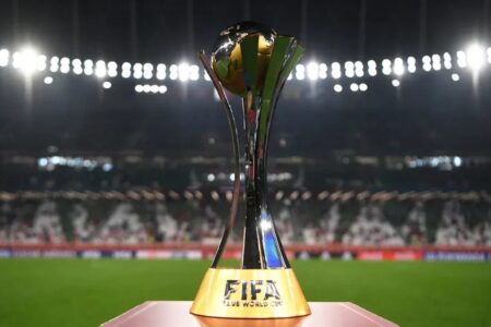 Troféu do Mundial de Clubes exposto