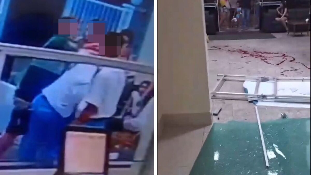 Imagem colorida mostra um homem agredindo o funcionário de hotel e, ao lado, uma porta de vidro quebrada com sangue no chão