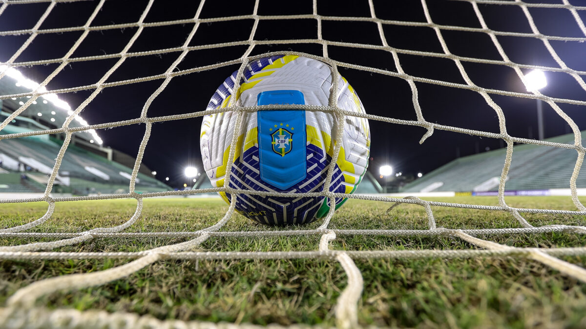 Bola no fundo da rede no Brasileirão Feminino 2024