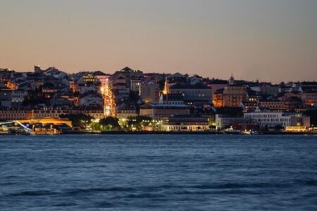 Brasileira desaparece durante jantar em restaurante de Portugal Sumiço ocorreu logo após Natalie se levantar para ir ao banheiro