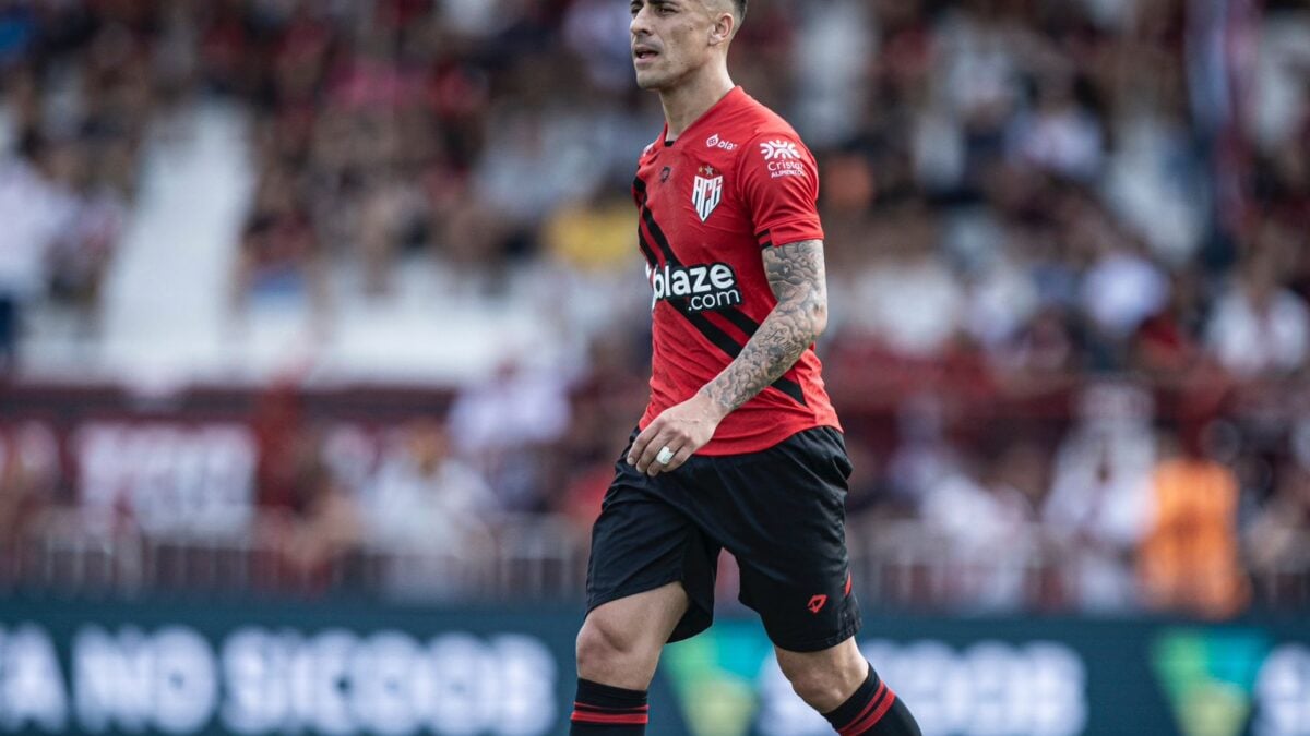 Philipe Sampaio estreou na última rodada e participou de todos os minutos contra o Vitória. Foto: Heber Gomes - Mais Goiás