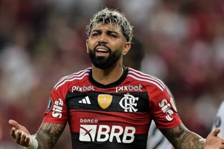 Gabigol com a camisa do Flamengo