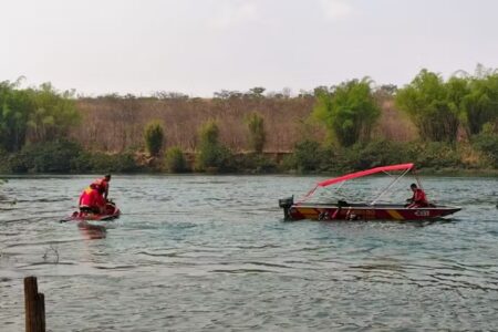 Homem morre afogado ao tentar salvar esposa que se desequilibrou ao tirar foto no Rio Paranaíba A mulher foi socorrida e passa bem