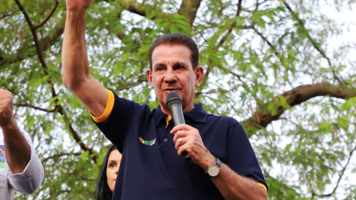 No domingo, candidato votará às 8h30 no Colégio Estadual Jardim Novo Mundo Vanderlan Cardoso faz carreata neste sábado (5); confira a agenda