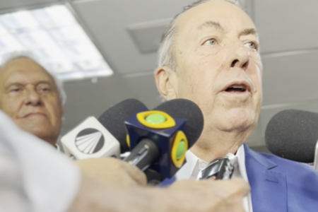 Presidente da Faeg, José Mário Schreiner, á frente de Caiado (Foto: Reprodução)